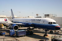 N559UA @ KLAX - United Airlines Boeing 757-222, N559UA, UAL843J at gate 70B KLAX preparing for a trip to KORD> - by Mark Kalfas