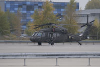 00-26851 @ LOWW - US Army-Sikorsky Black Hawk - by Andy Graf-VAP
