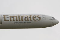 A6-ECE @ LOWW - Emirates 777-300