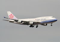 B-18211 @ KLAX - Air China Boeing 747-409 B-18211, 7R approach KLAX. - by Mark Kalfas
