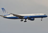 N554UA @ KLAX - United Airlines Boeing 757-222 N554UA, 7R approach KLAX. - by Mark Kalfas