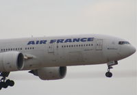 F-GSPE @ KLAX - Air France Boeing 777-228 (ER) F-GSPE, 7L approach KLAX. - by Mark Kalfas