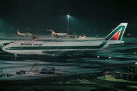I-DEMC @ LOWW - Alitalia 747-200