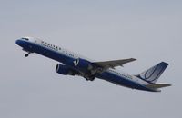 N552UA @ KLAX - Boeing 757-200 - by Mark Pasqualino