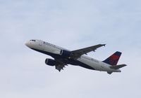 N375NC @ KLAX - Airbus A320 - by Mark Pasqualino