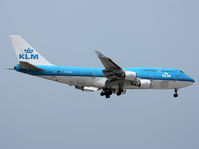 PH-BFN @ TNCC - KLM Boeing 747-406  PH-BFH (26372/969) @ TNCC / CUR - by John van den Berg - C.A.C