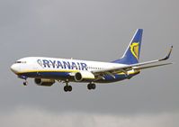 EI-EFC @ EGGP - Ryanair - by vickersfour