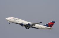 N665US @ KLAX - Boeing 747-400
