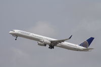 N77865 @ KLAX - Boeing 757-300