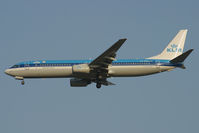 PH-BXR @ LOWW - KLM 737-900