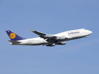 D-ABVD @ EDDF - Lufthansa Bochum; Boeing 747-300 - by Robert_Viktor