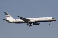 EC-HDS @ LOWW - Privilege Style 757-200