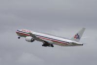 N750AN @ KLAX - Boeing 777-200 - by Mark Pasqualino