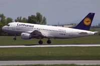 D-AILY @ LOWW - Lufthansa - by Delta Kilo