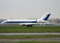 N725LB @ LFBO - Taxiing holding point rwy 32R for departure... - by Shunn311