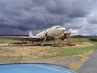 N139D @ 0Q3 - DC-3DST Douglas Sleeper - by Earl A. Aviator