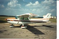 N2276E @ RALEIGH EA - 1978 Cessna Skyhawk - by Donal Fowler