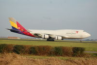 HL7413 @ EHAM - New colors for Asiana - by ghans