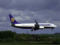 EI-EFC @ EGPH - Ryanair B738 On finals for runway 06 - by Mike stanners