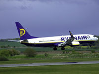 EI-DYZ @ EGPH - Ryanair 6YD Landing on runway 06 - by Mike stanners