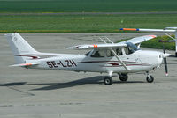 SE-LZH @ ESOW - Scandinavian Aviation Academy Cessna 172R