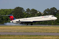 N962DL @ ORF - Delta Air Lines N962DL (FLT DAL1238) from Hartsfield-Jackson Atlanta Int'l (KATL) landing RWY 23. - by Dean Heald