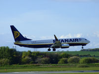 EI-EMB @ EDI - Ryanair Boeing 737-8AS Landing on runway 06 - by Mike stanners