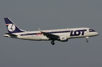 SP-LII @ LOWW - Lot Polish Airlines - by Christian Zulus