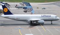 D-AIZF @ EDDF - Lufthansa airbus taxiing for take-off - by Robert Kearney