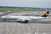 D-AIHL @ EDDF - Lufthansa heading for take-off - by Robert Kearney