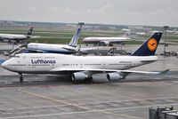 D-ABVT @ EDDF - Lufthansa heading for take-off - by Robert Kearney