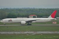JA736J @ EDDF - JAL going to stand after arrival - by Robert Kearney