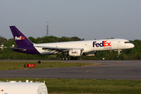 N917FD @ ORF - FedEx Kirby N917FD (FLT FDX307) from Memphis Int'l (KMEM) landing RWY 23. - by Dean Heald