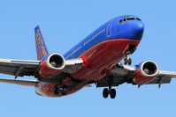 N370SW @ LAX - Southwest Airlines N370SW (FLT SWA1139) arriving from Las Vegas McCarran Int'l (KLAS) to RWY 24R. - by Dean Heald