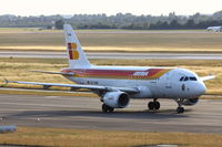EC-KHM @ EDDL - Iberia, Airbus A319-111, CN: 3209, Aircraft Name: Buho Real  - by Air-Micha