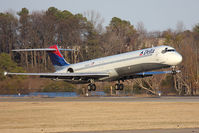 N904DL @ ORF - Delta Air Lines N904DL (FLT DAL1641) from Hartsfield-Jackson Atlanta Int'l (KATL) landing on RWY 23. - by Dean Heald