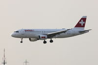 HB-IJH @ EDDL - Swiss, Airbus A320-214, CN: 574 - by Air-Micha