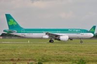 EI-DVE @ EIDW - Aer Lingus lining up r/w 10 - by Robert Kearney
