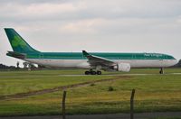 EI-EDY @ EIDW - Aer Lingus rolling on r/w 10 - by Robert Kearney