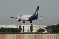 HA-LOA @ EBBR - Flight MA600 is descending to RWY 25L - by Daniel Vanderauwera