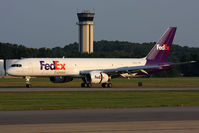 N921FD @ ORF - FedEx Maggie N921FD (FLT FDX307) rolling out on RWY 5 after arrival from Memphis Int'l (KMEM). - by Dean Heald