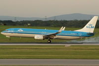 PH-BXT @ VIE - KLM Royal Dutch Airlines - by Joker767