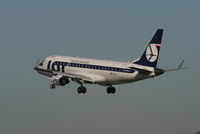 SP-LIL @ EBBR - Flight LO235 is descending to RWY 25L - by Daniel Vanderauwera