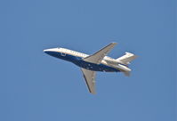 N11WM @ KLAX - AZAAIR Dassault FALCON 900 EX, N11WM departing 25R KLAX. - by Mark Kalfas