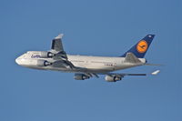 D-ABVW @ KLAX - Lufthansa Boeing 747-430, D-ABVW departing 25R KLAX. - by Mark Kalfas