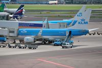 PH-BGH @ EHAM - KLM on stand - by Robert Kearney