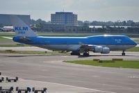PH-BFF @ EHAM - KLM heavy taxiing out for departure - by Robert Kearney