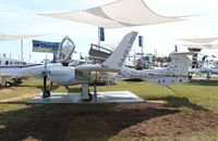 C-GLGS @ KOSH - Diamond DA 42