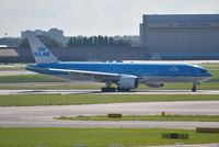 PH-BQP @ EHAM - KLM heavy waiting for take off clearance - by Robert Kearney