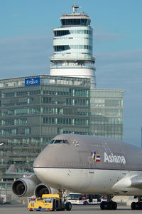 HL7417 @ LOWW - Asiana Airlines Boeing 747-400BCF - by Dietmar Schreiber - VAP